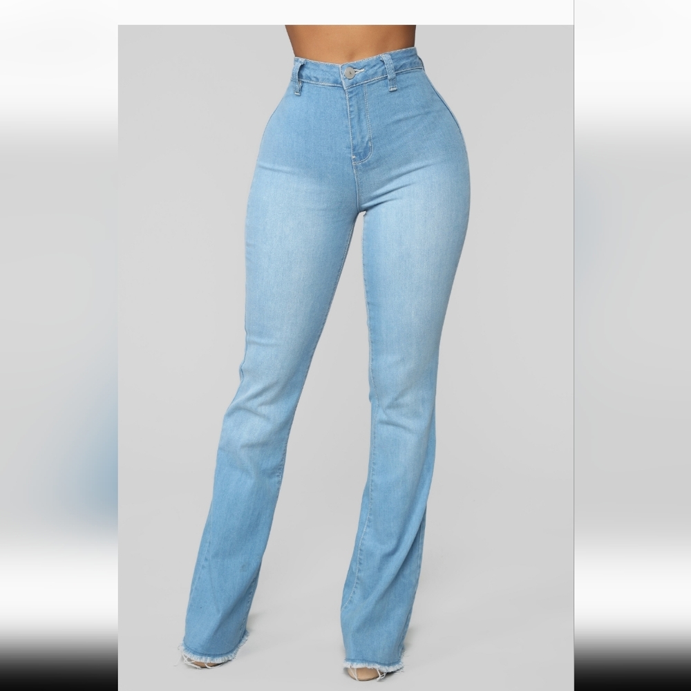 Fashion Nova high rise flare jeans in size 13, light wash